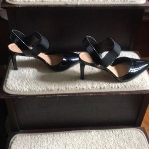 Beautiful pointy toe pumps